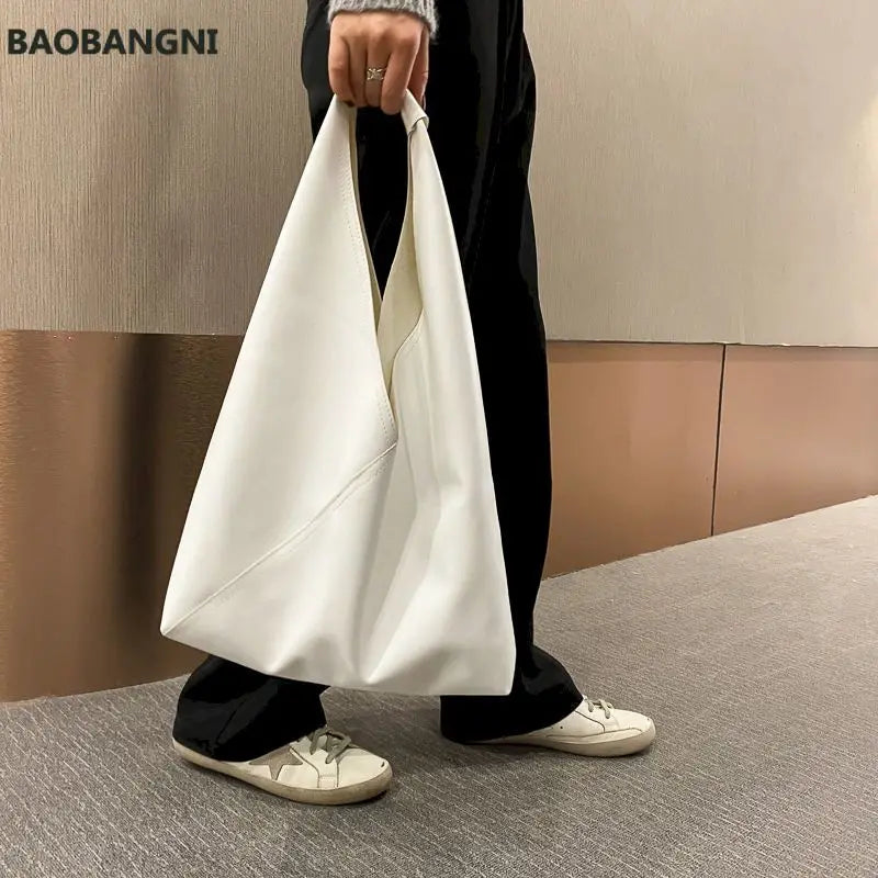 Fashionable Large Capacity Shoulder Bag for Autumn and Winter