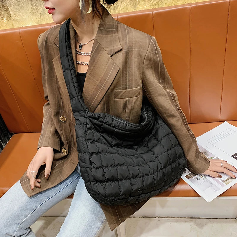 Quilted Retro Large-Capacity Shoulder Bag Tote Bag