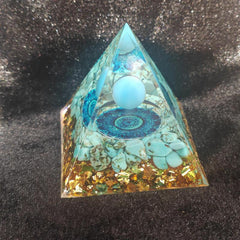 Crystal Ball Pyramid Crushed Stone Home Decoration