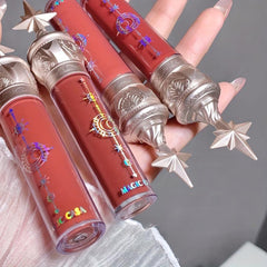 Hydrating Lip Gloss with Lustrous Shine and Long Lasting Wear