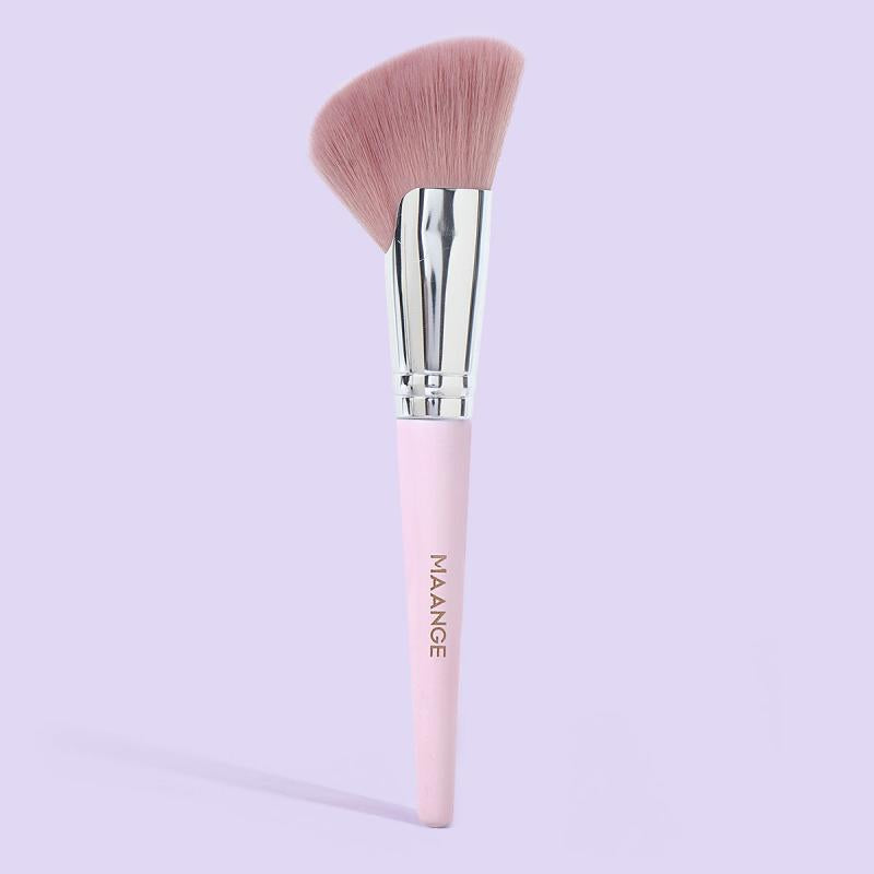 Angled Kabuki Makeup Brush for Face Contouring and Highlighting
