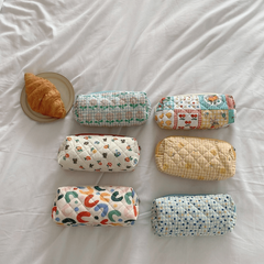 Stylish Floral Makeup Pouch - Travel Cosmetic Organizer for Women