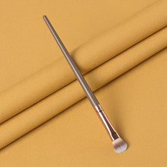 Vegan Eyeshadow Brush for Intense Applications or Controlled Finishes
