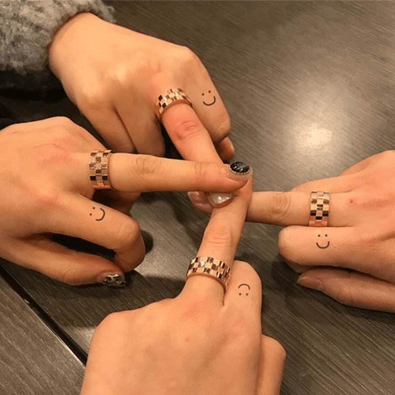 Waterproof Smiley Finger Tattoo Sticker - Removable & Temporary