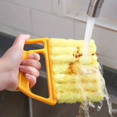 Mini Blinds Cleaning Brush with 7 Removable Microfiber Sleeves