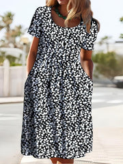 Women's Plus Ditsy Print Ruched Short Sleeve Round Neck Dress With Pockets