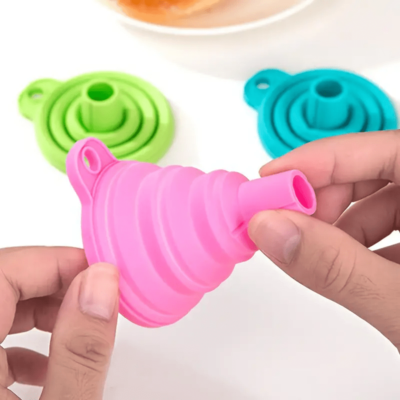 1pc Retractable Folding Mini Funnel for Wine & Refueling Pouring