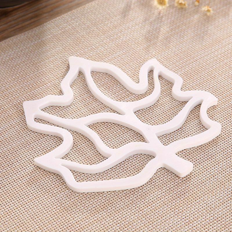 Silicone Mesh Round Table Placemats Maple Leaf Design Heat Insulation Pad