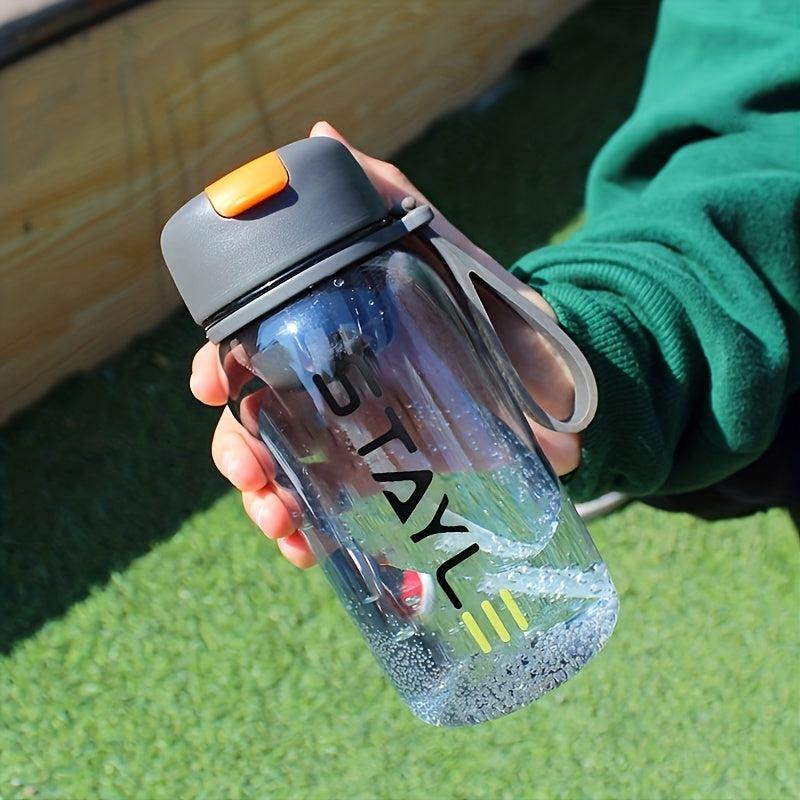Large Capacity Lightweight Translucent Water Bottle With Straw Leak Proof