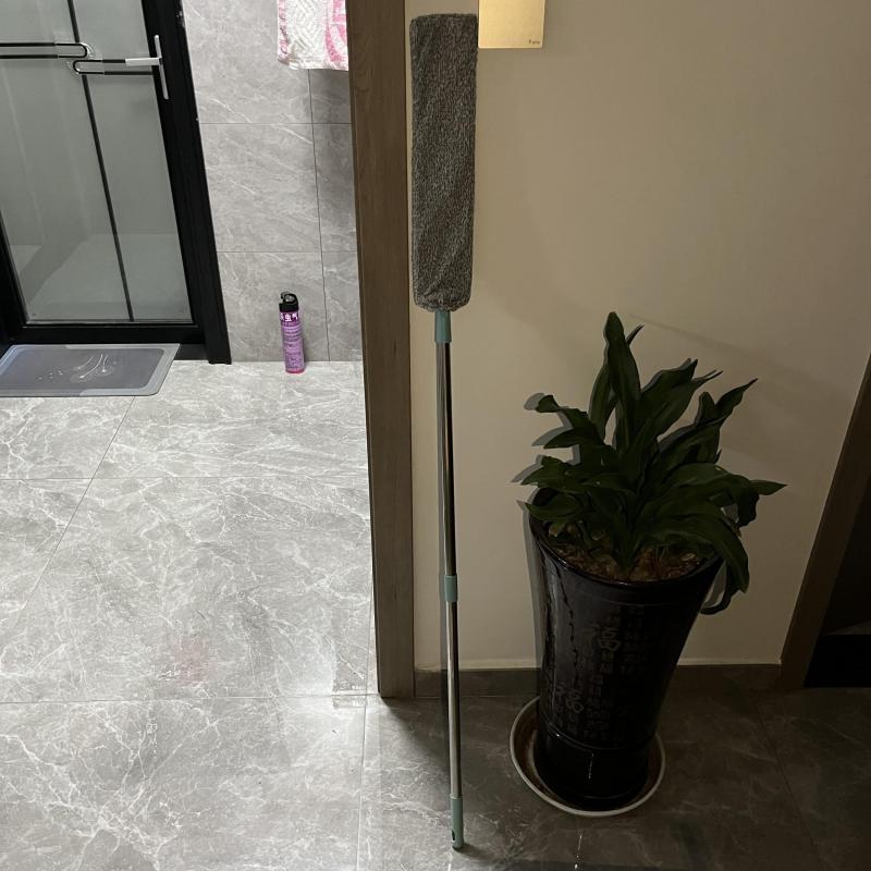 Ultrafiber Retractable Duster for Cleaning Under Appliances & High Ceilings