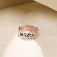 Dainty Flower Carved Band Ring for Daily Outfits and Parties