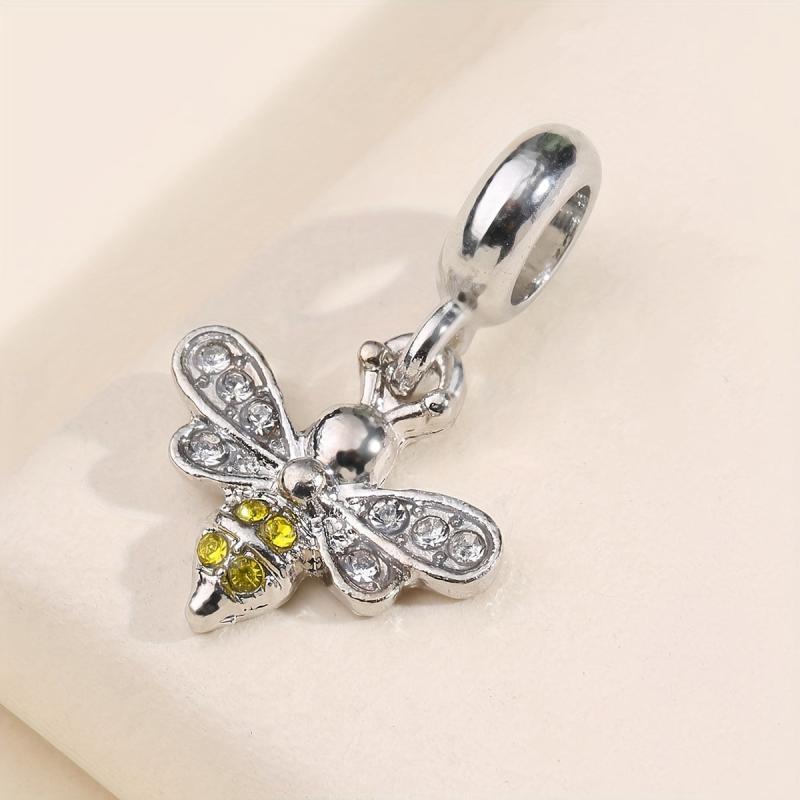 Lovely Silver Grey Bee Pendant DIY Vintage Alloy Insect Pendant