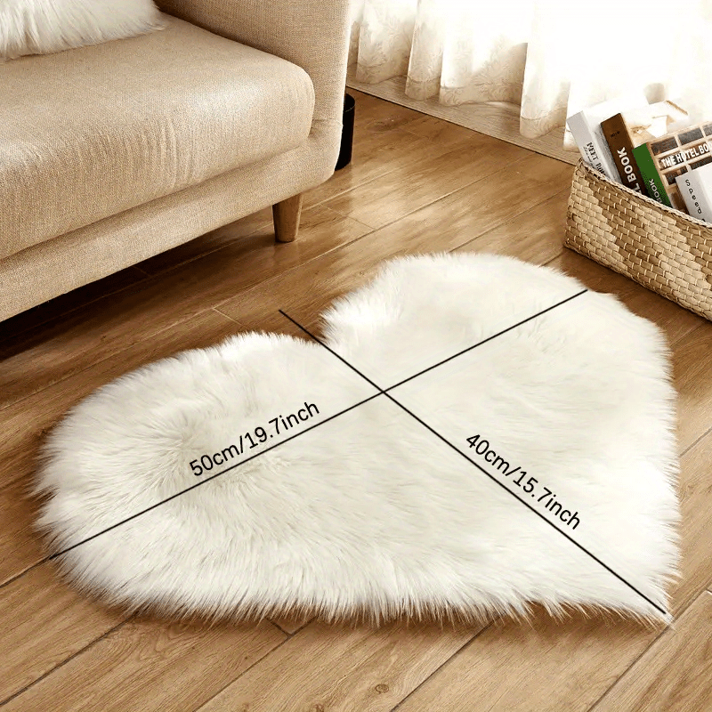 Heart Shaped Faux Sheepskin Fur Area Rug, Soft Fluffy Shag Rug for Girls Bedroom