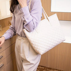 Quilted Shoulder Bag Large Capacity Tote Bag Minimalist Design