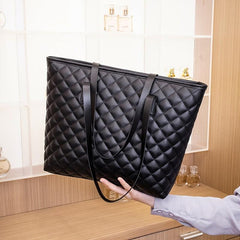 Quilted Shoulder Bag Large Capacity Tote Bag Minimalist Design