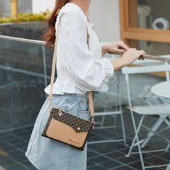 Retro Pattern Wristlet Crossbody Bag