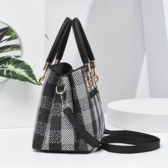 Plaid Crossbody Bag Large Capacity Shoulder Bag Stylish Messenger Handbag