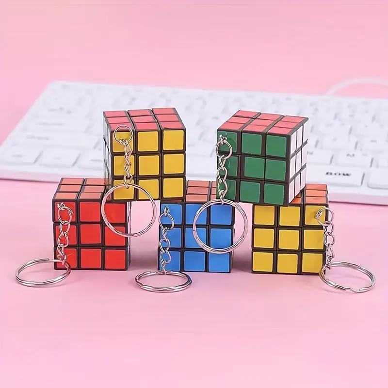 12pcs Men's Puzzle Cube Keychain Entry Level Toy