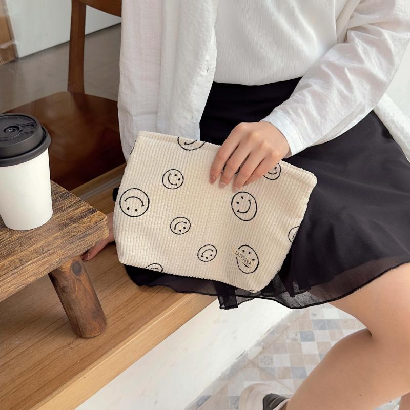 Smile Face Pattern Cosmetic Bag Large Patch Decor Makeup Bag