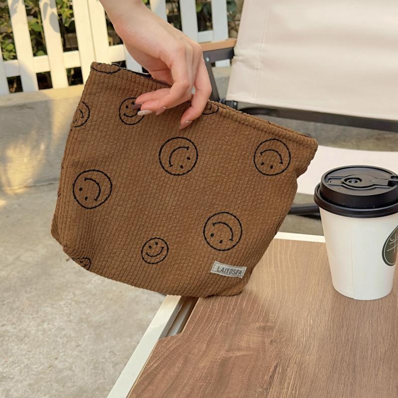 Smile Face Pattern Cosmetic Bag Large Patch Decor Makeup Bag