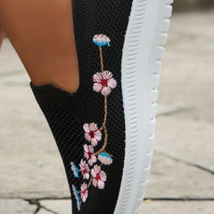 Women's Embroidered Floral Flats Breathable Slip On Low Top Shoes
