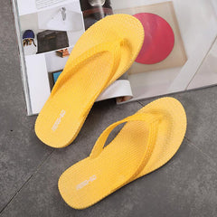 Women's Solid Flip Flops Lightweight Slip On Shoes