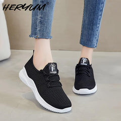Women's Breathable Soft Sole Running Shoes Lace up Casual Sneakers