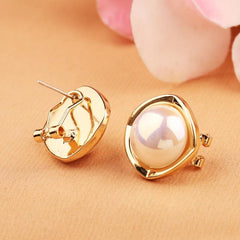 Pearl Stud Earrings Women Classic Jewelry Round Delicate Temperament