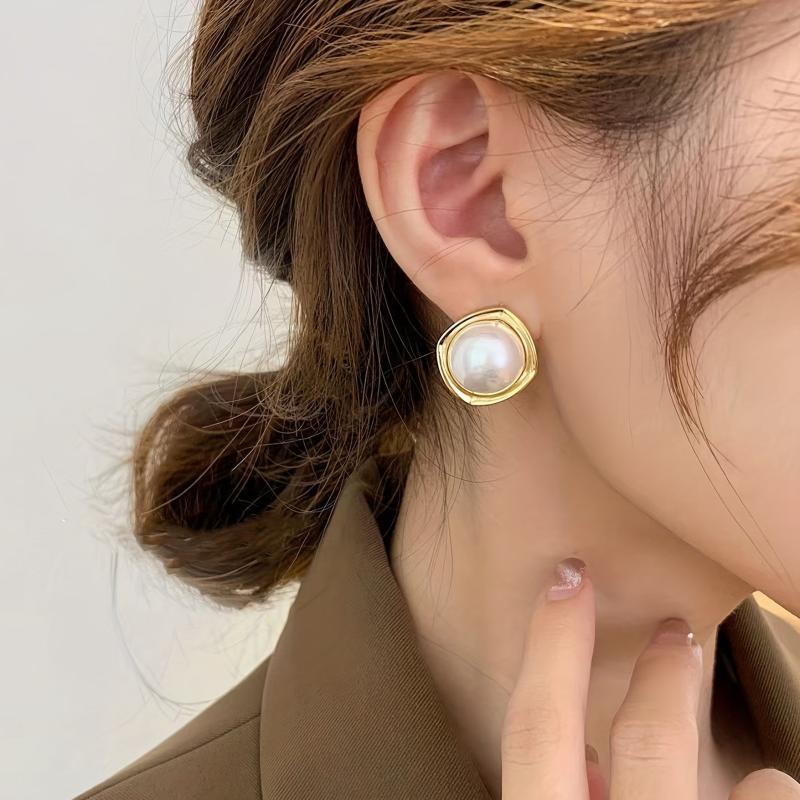 Pearl Stud Earrings Women Classic Jewelry Round Delicate Temperament