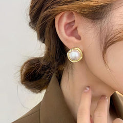 Pearl Stud Earrings Women Classic Jewelry Round Delicate Temperament