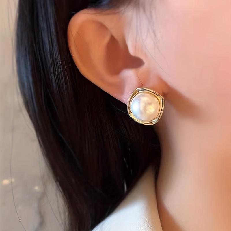 Pearl Stud Earrings Women Classic Jewelry Round Delicate Temperament