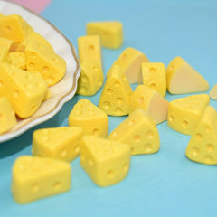 4pcs Simulation Triangle Cheese Cake Resin Accessories