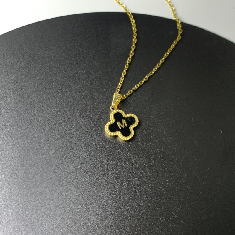 European American M Necklace High-end Clover Pendant Collarbone Chain