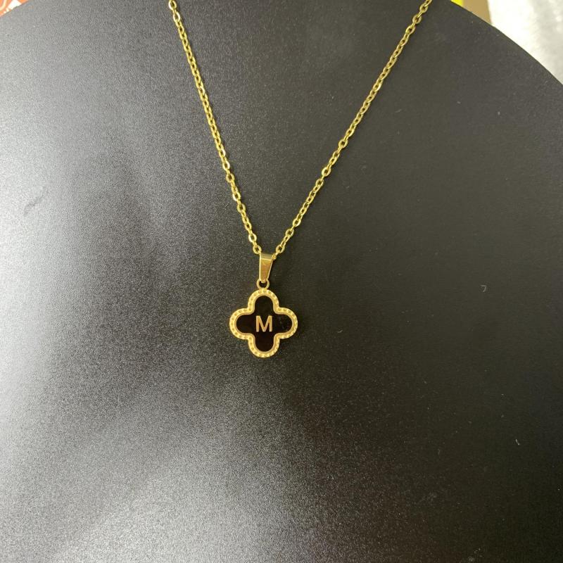 European American M Necklace High-end Clover Pendant Collarbone Chain