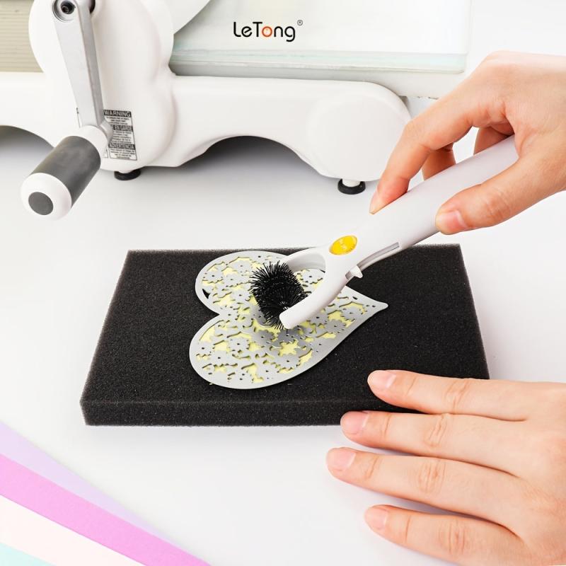 3-in-1 Die Brush Tool - Remove Excess Paper From Dies Easily