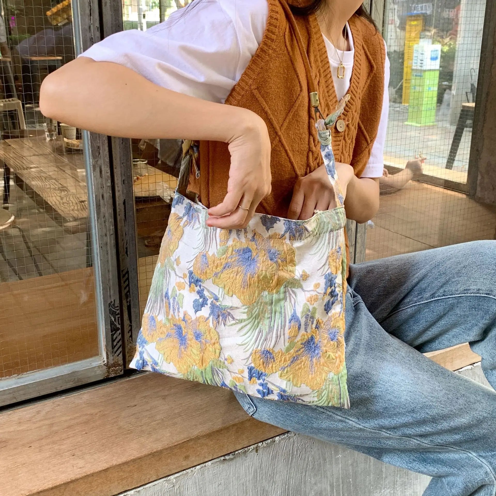 Vintage Floral Jacquard Shoulder Bag Women's Handbags