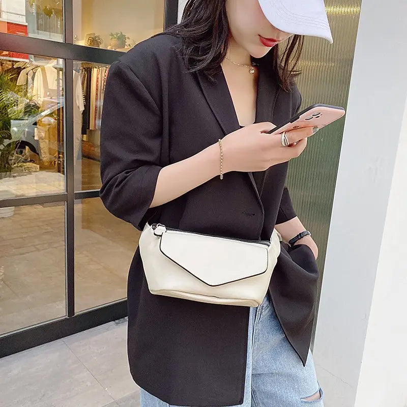 Women's Leather Shoulder Bag Casual Waist Small Chest Bag for Travel