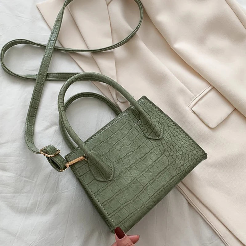 Stylish Crocodile Pattern Women's Crossbody Bag