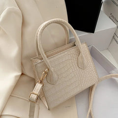 Stylish Crocodile Pattern Women's Crossbody Bag
