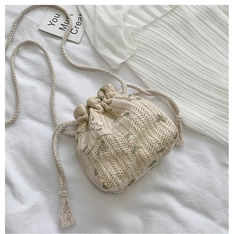 Straw Woven Flower Embroidery Shoulder Bag for Women