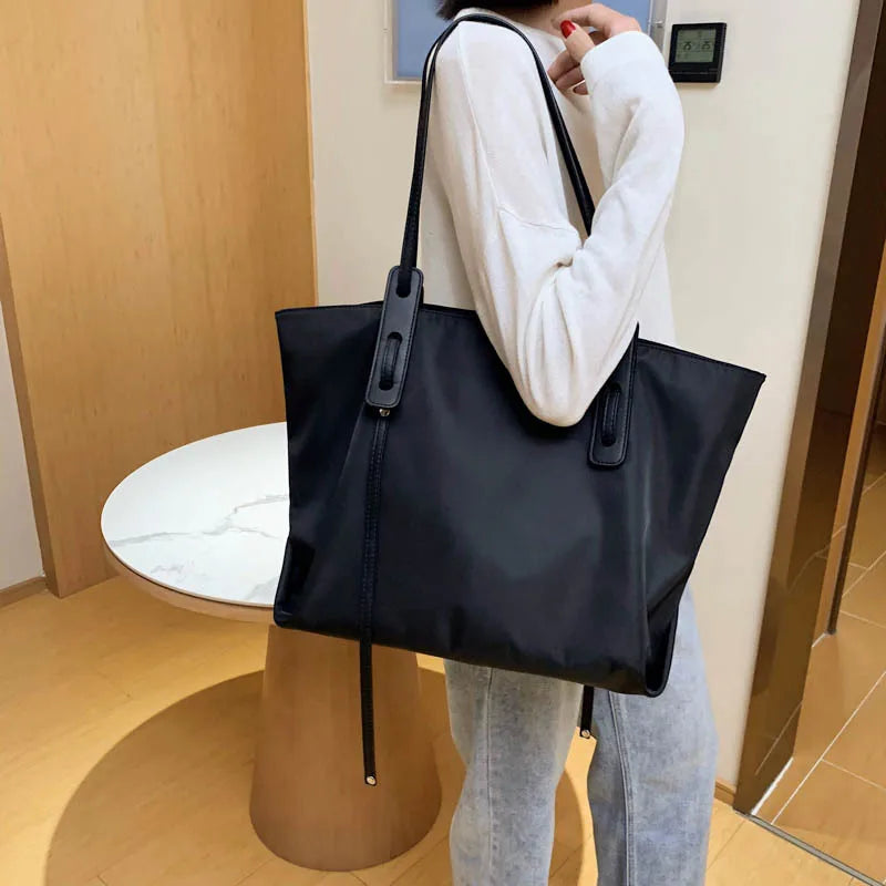 Women's Large-Capacity Tote Bag for Casual Commuting