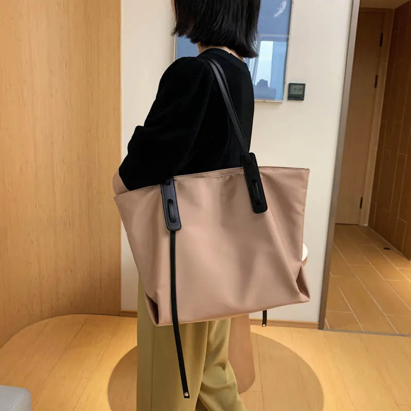 Women's Large-Capacity Tote Bag for Casual Commuting