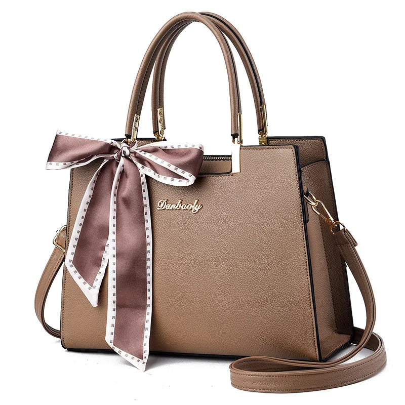 High-quality Large-capacity Messenger Bag Women