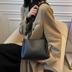 Female One Shoulder Hand Bag for Commuting