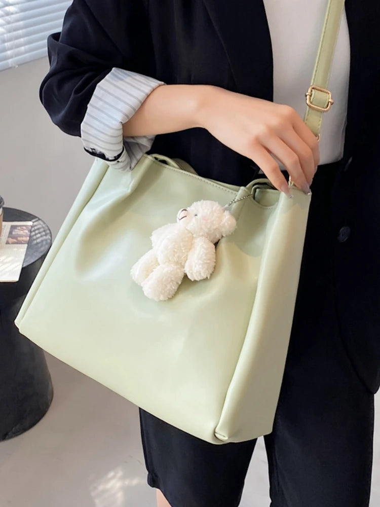 Foufurieux Women Bear Decoration Shoulder Bag Leather Big Capacity Shopper Bag