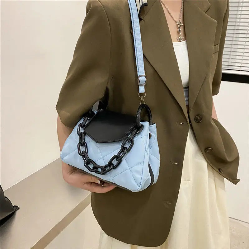 Sac &agrave; bandouli&egrave;re de grande capacit&eacute; en cha&icirc;ne de diamants de haute qualit&eacute;