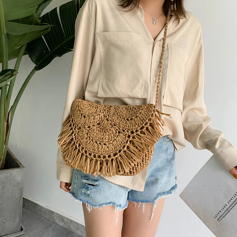 Geestock Summer Beach Bag for Women Tassels Straw Rattan Shoulder Bags