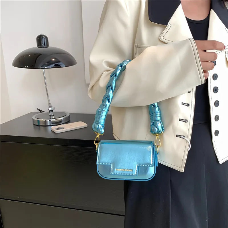 Women's Shoulder Bag with Thick Strap Fine Chains