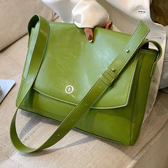 Retro Large-capacity Shoulder Bag 2022 Fashionable All-match Messenger Bag