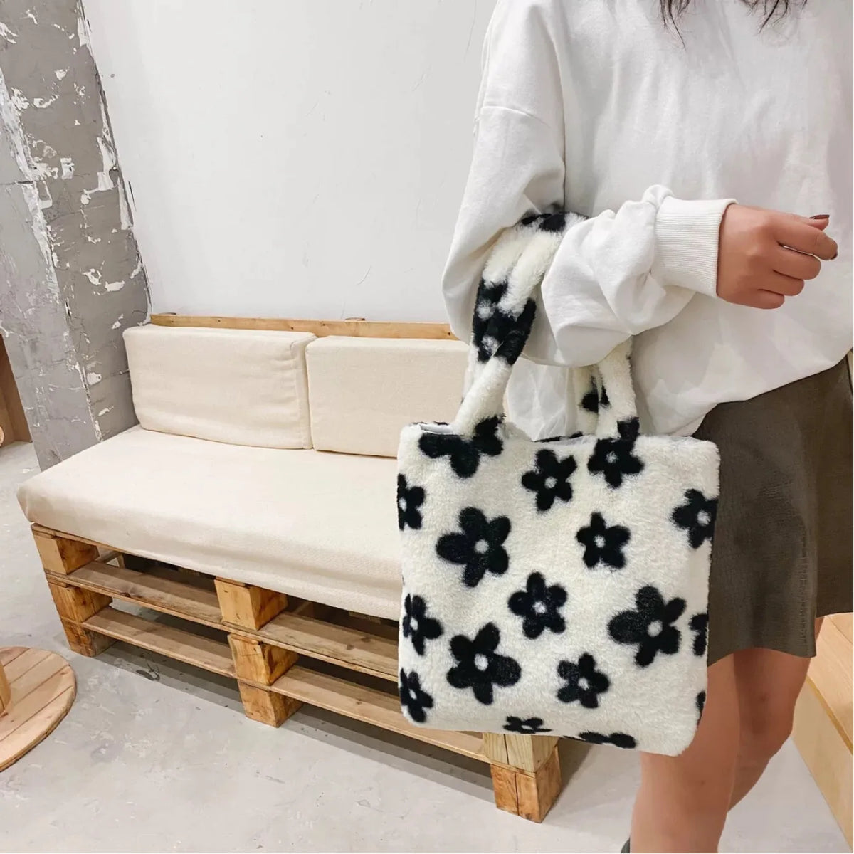 Women Flower Pattern Shoulder Bags Plush Underarm Handbag